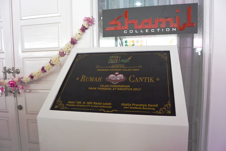 Prasasti peresmian Rumah Cantik K - Link