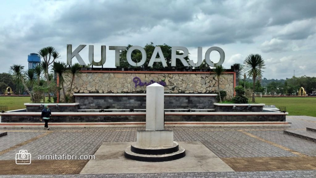 wisata purworejo terbaru alun alun kutoarjo
