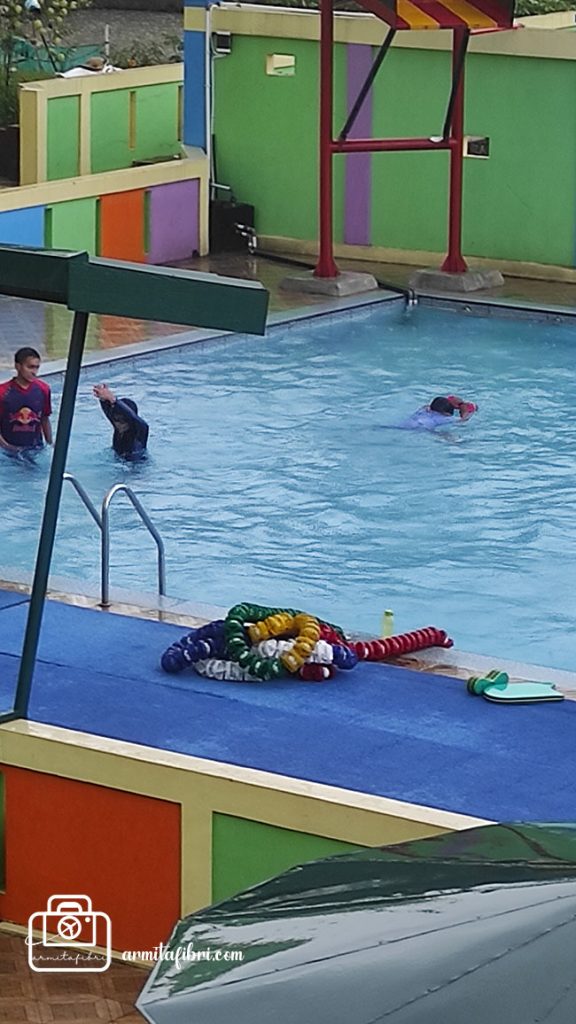 jam berapa kolam renang getaria buka