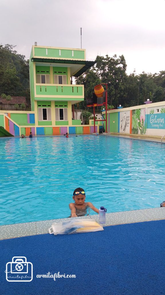 review kolam renang di bandung timur