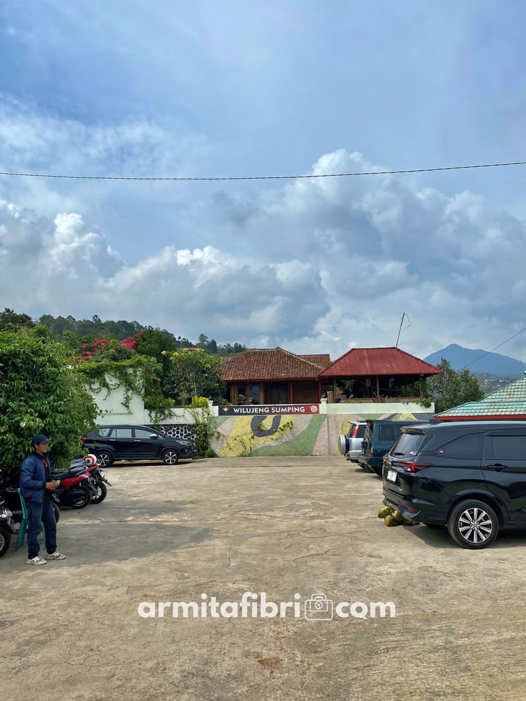 tempat makan lesehan di Bandung