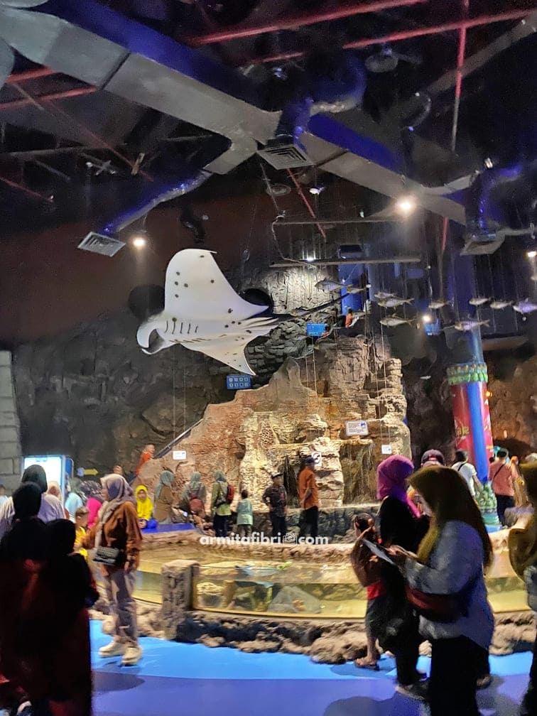 Sea World dibangun tahun berapa?