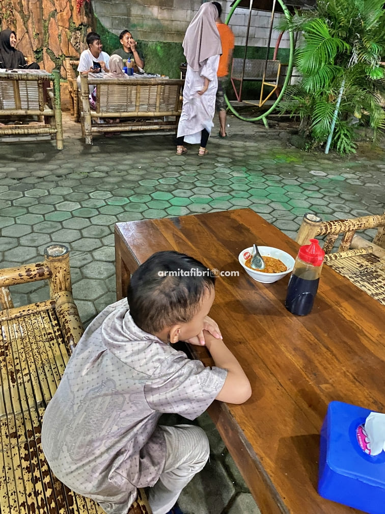 warung soto kadipiro asli