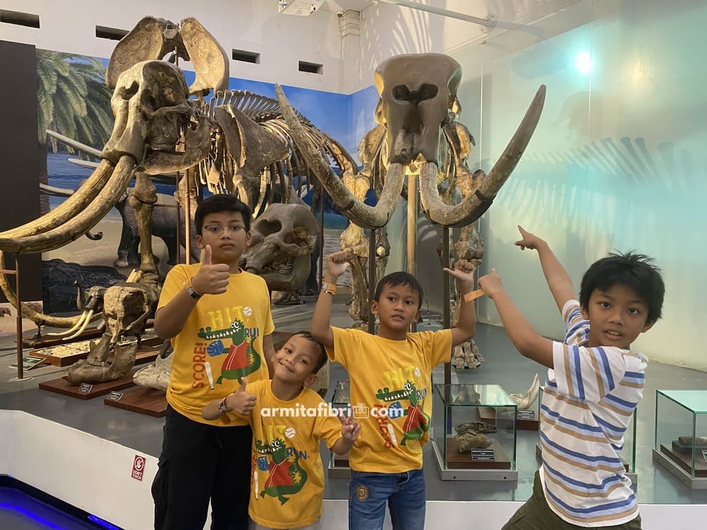 gambar museum geologi bandung