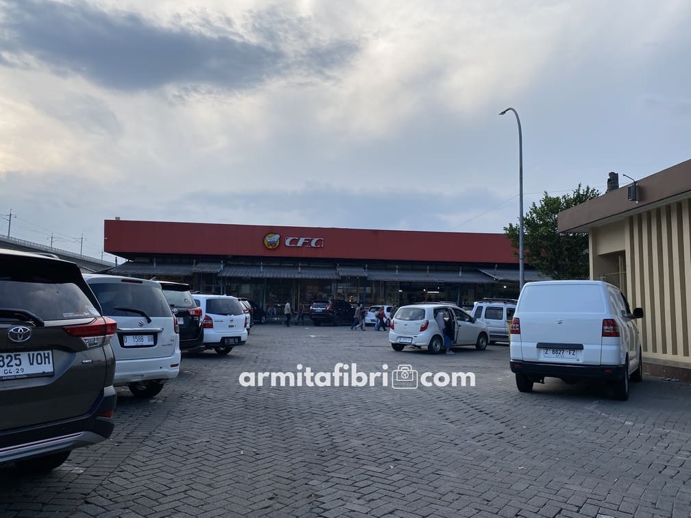 tempat makan di rest area km 147