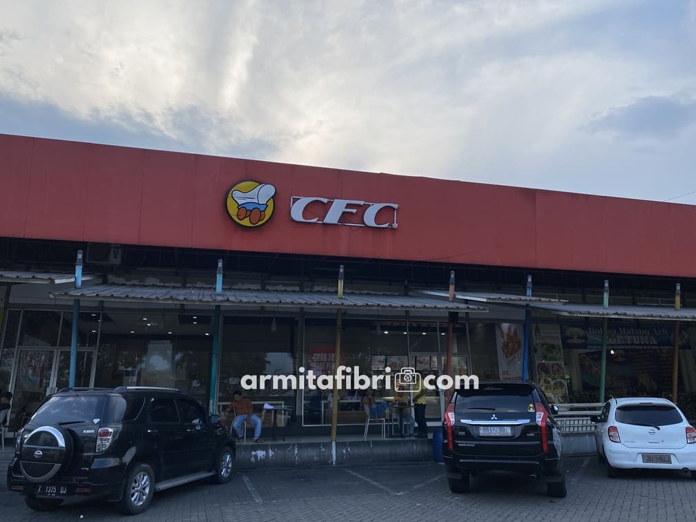 review tempat makan di rest area km 147