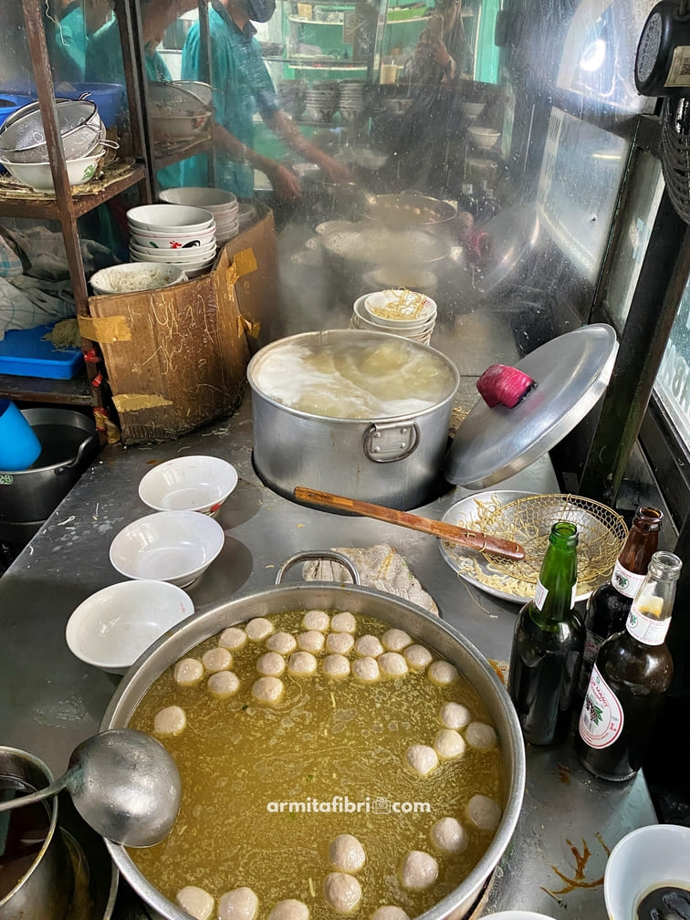 gambar rumah makan linggarjati