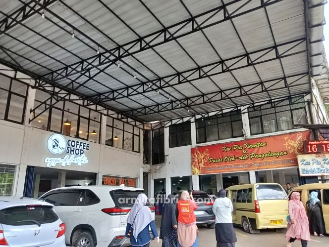 pusat oleh oleh terdekat