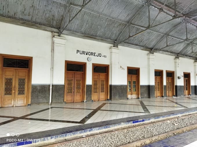 gambar stasiun purworejo