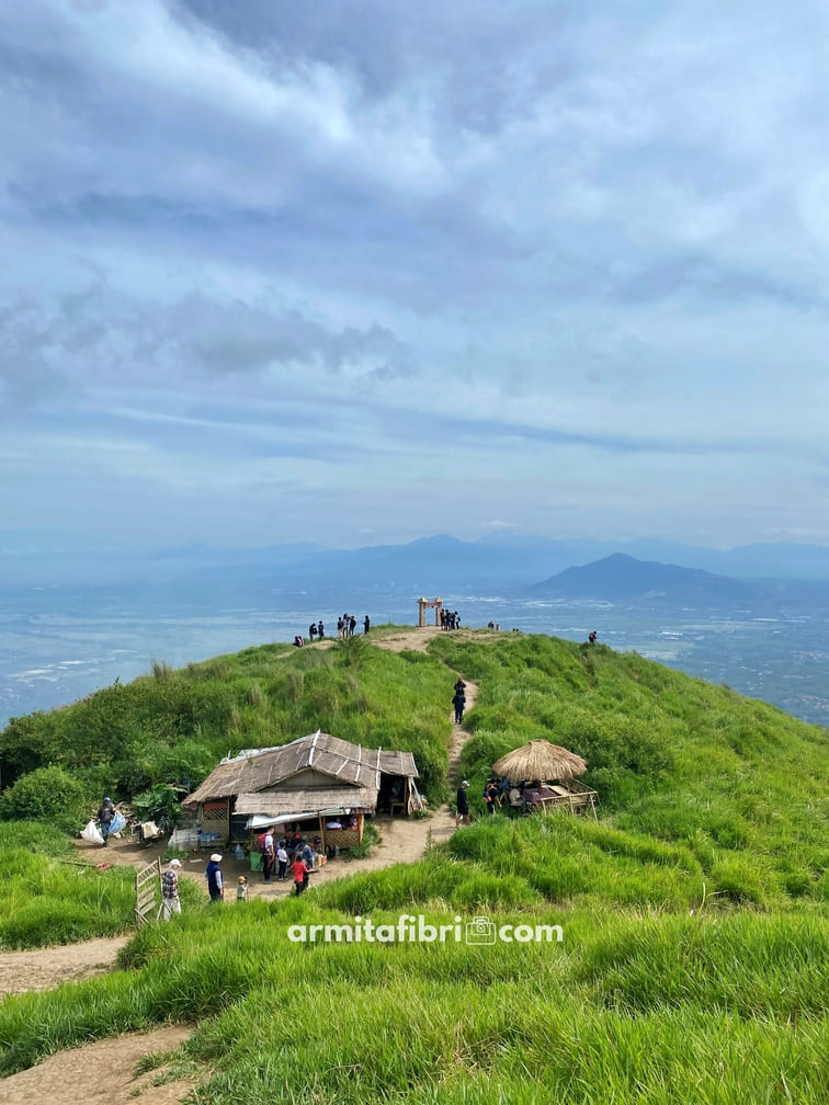 jalur pendakian gunung pangradinan